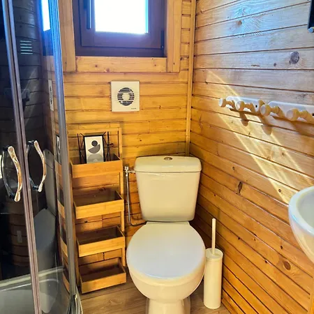 Roulotte Achloma مكان تخييم